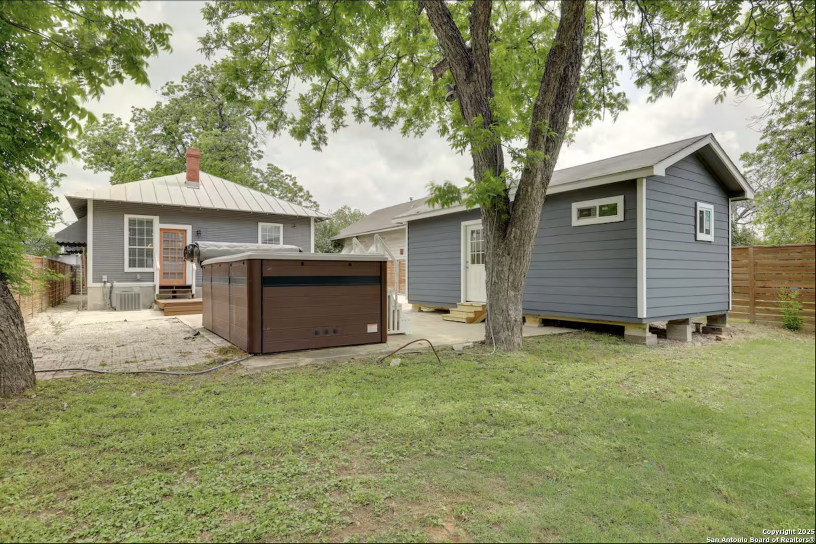 main property photo 15