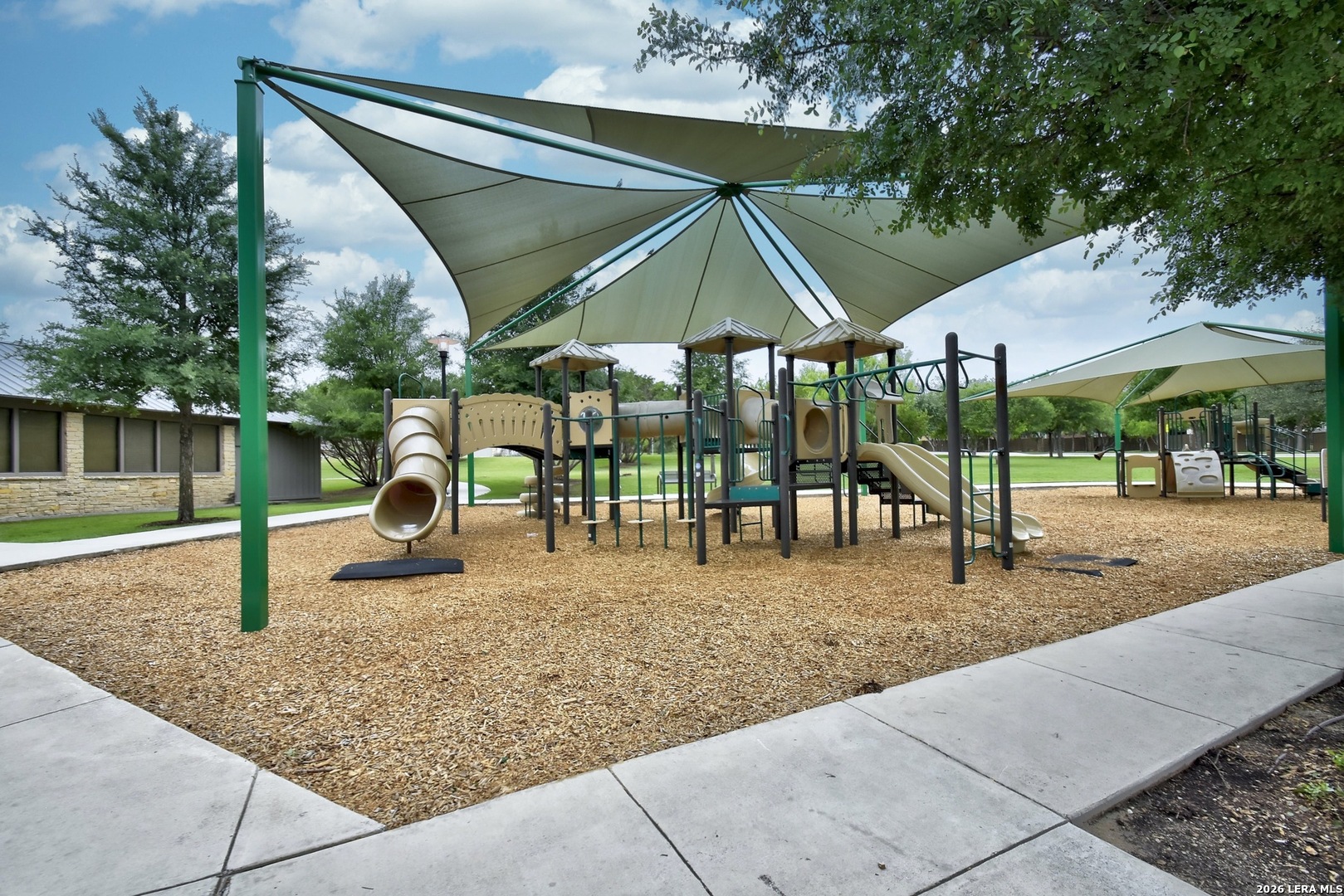 main property photo 39