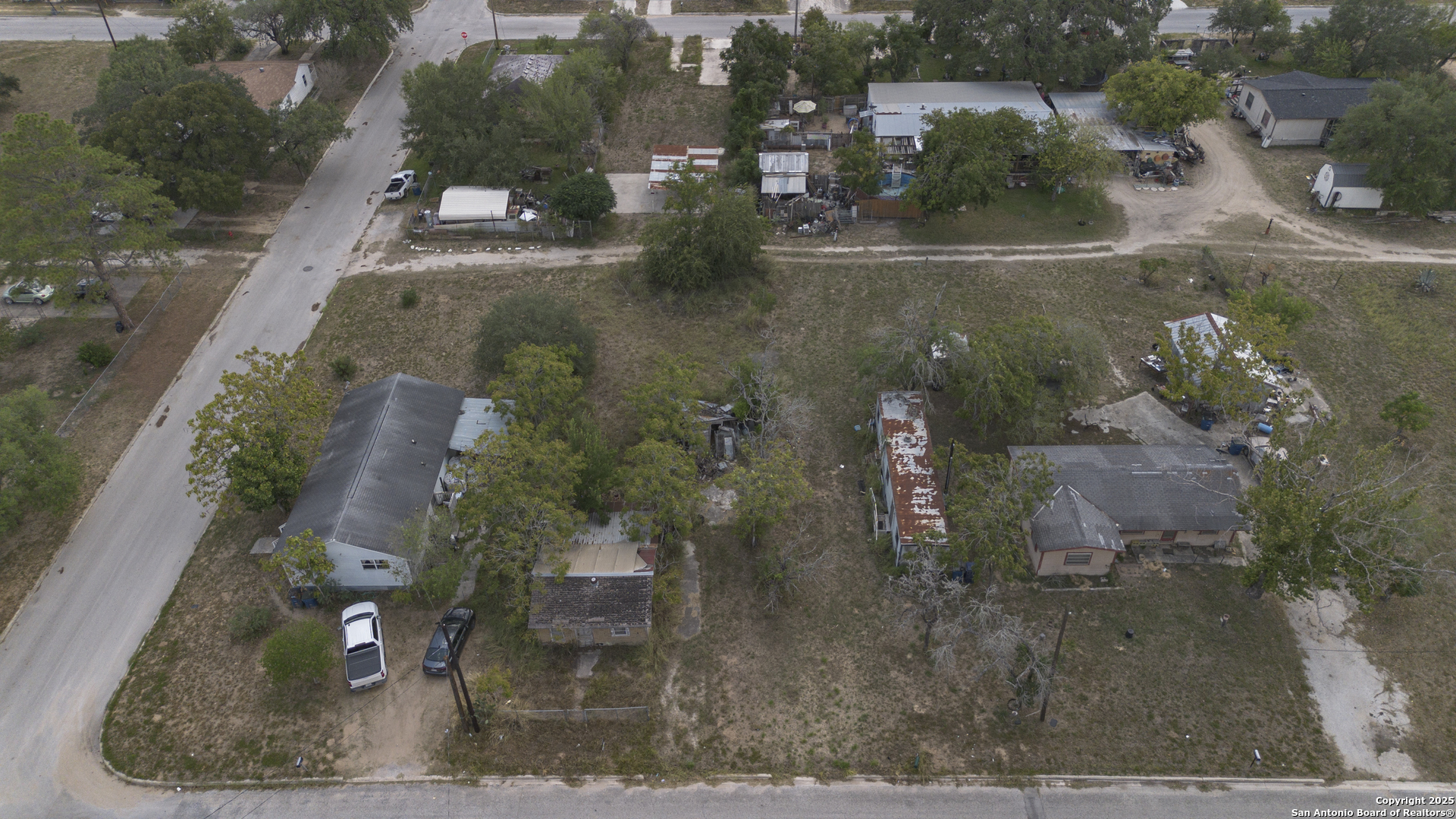 main property photo 8