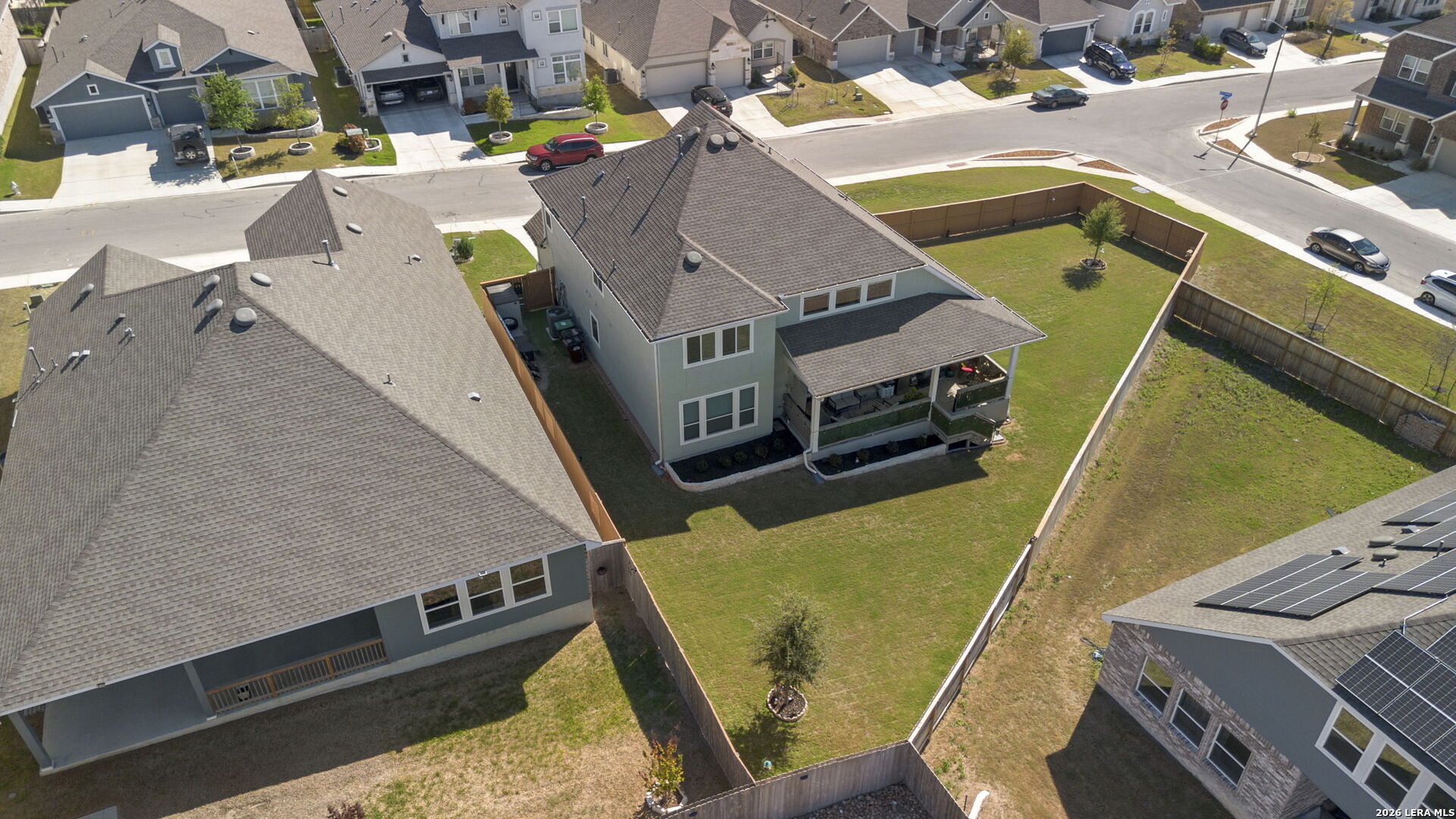 main property photo 28
