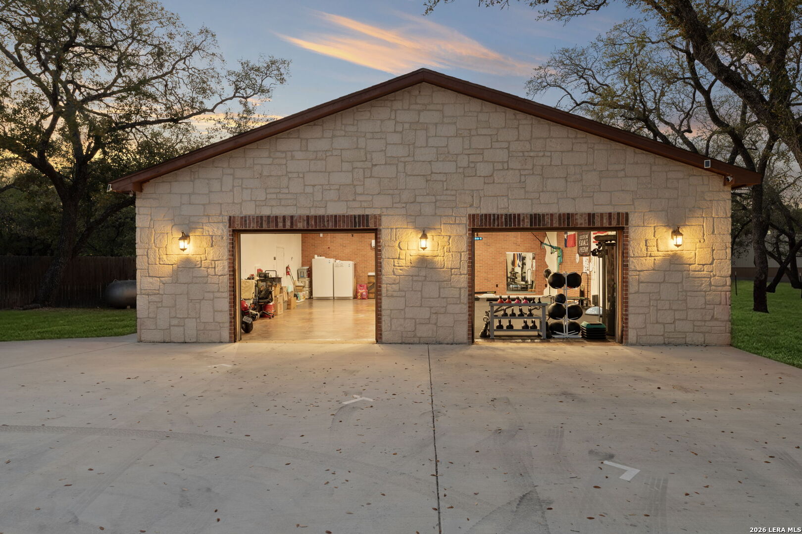 main property photo 37