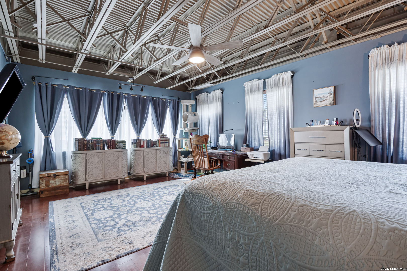 main property photo 27