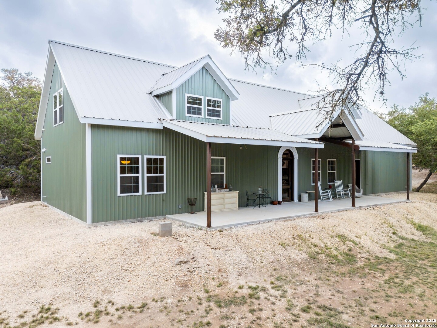 main property photo 4