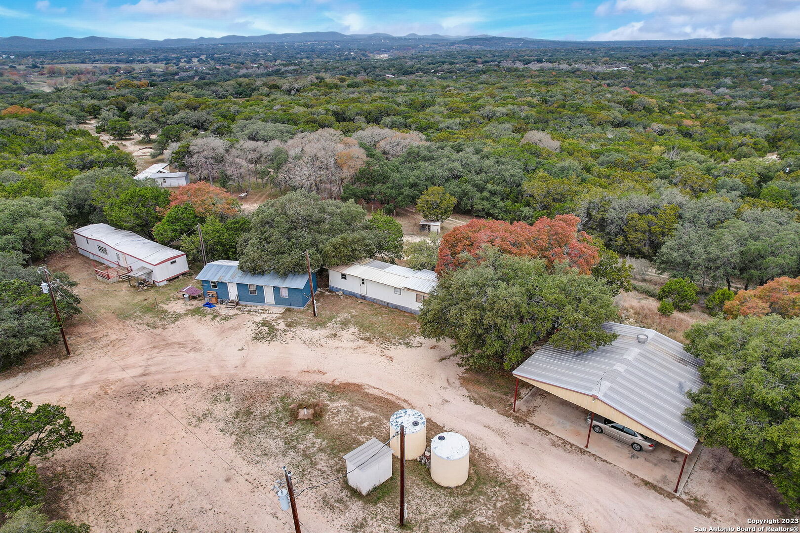 main property photo 40