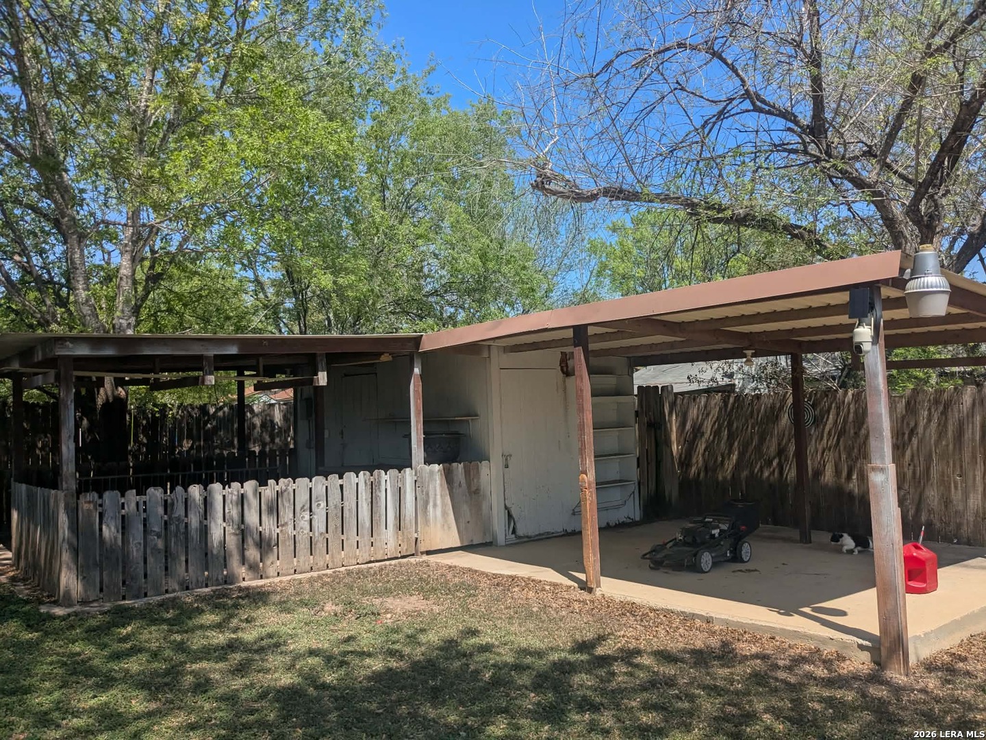 main property photo 16