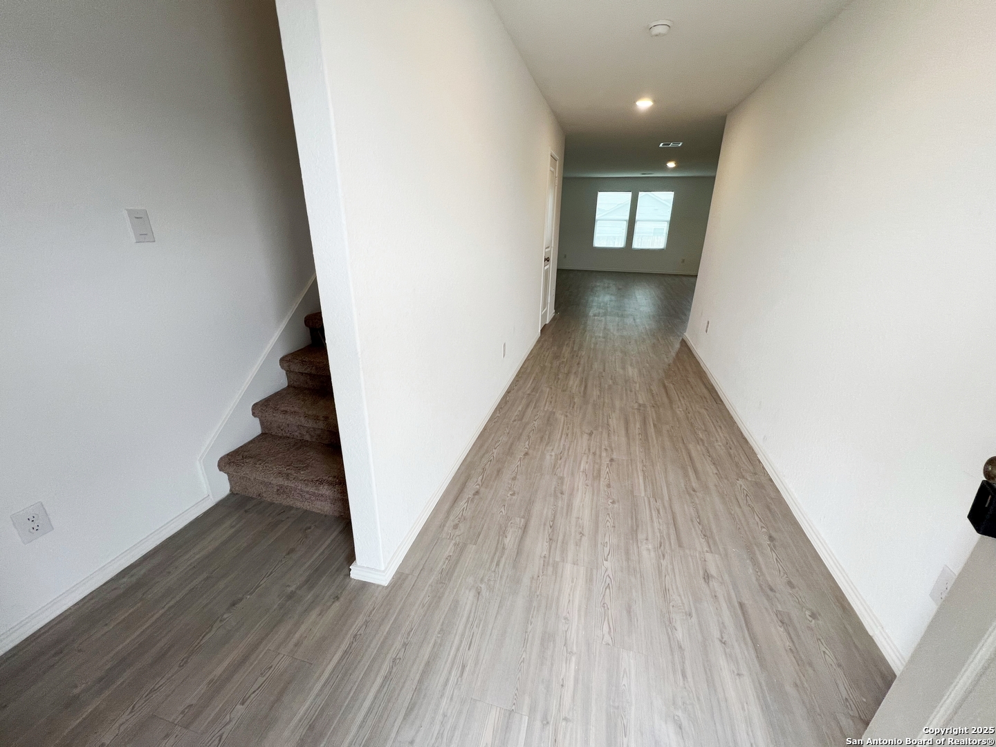 property viewer photo 1