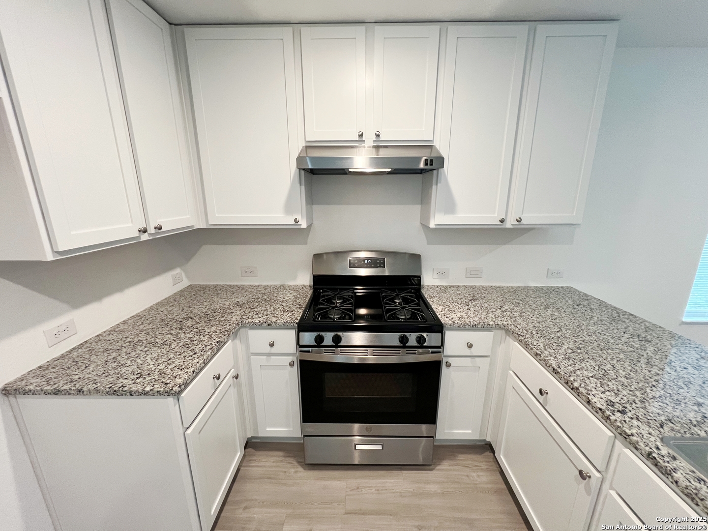 property viewer photo 10