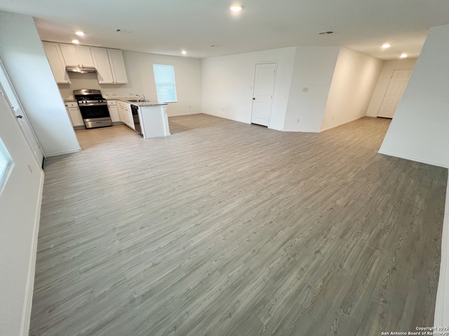 property viewer photo 14