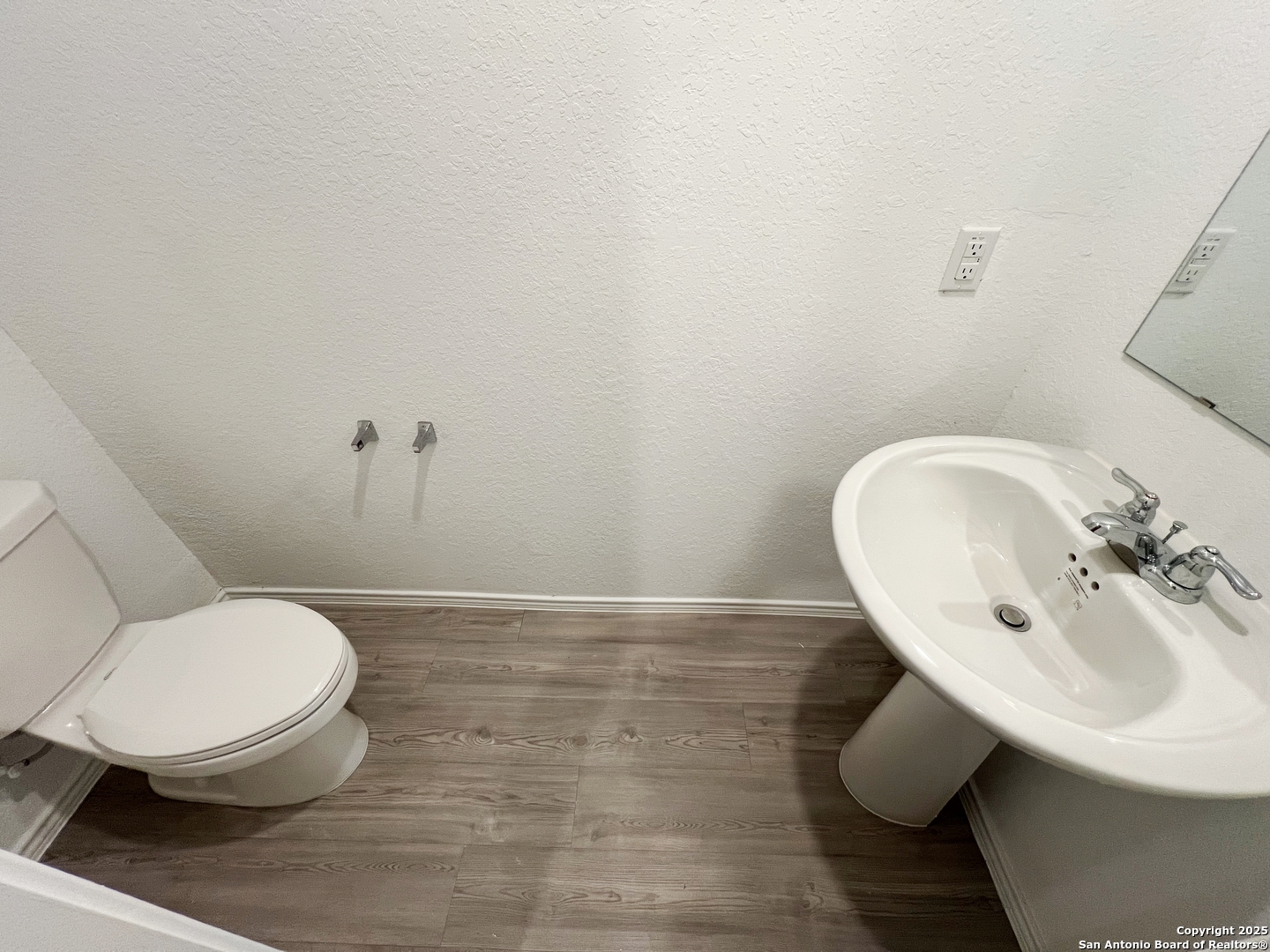property viewer photo 2