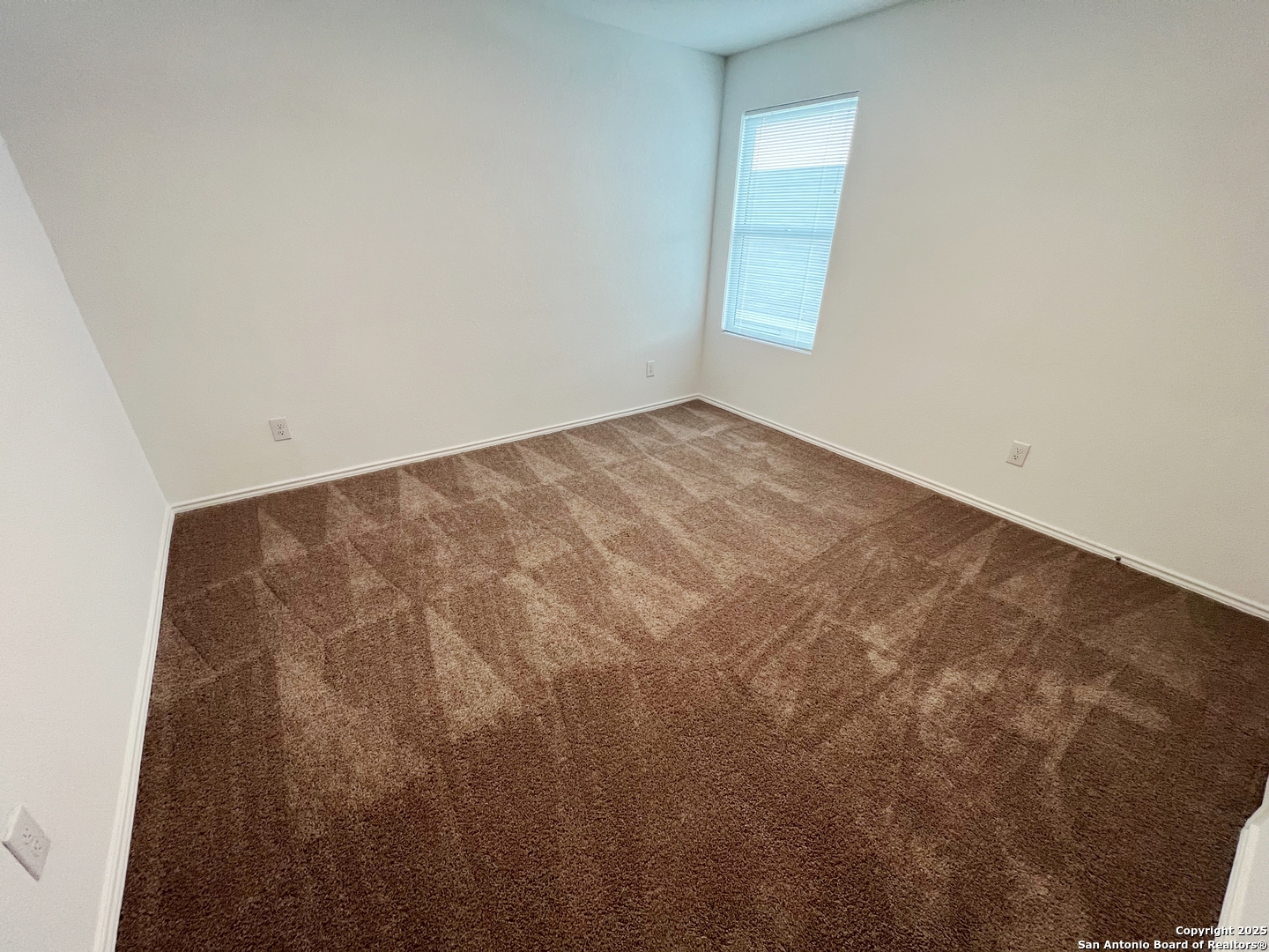 property viewer photo 23