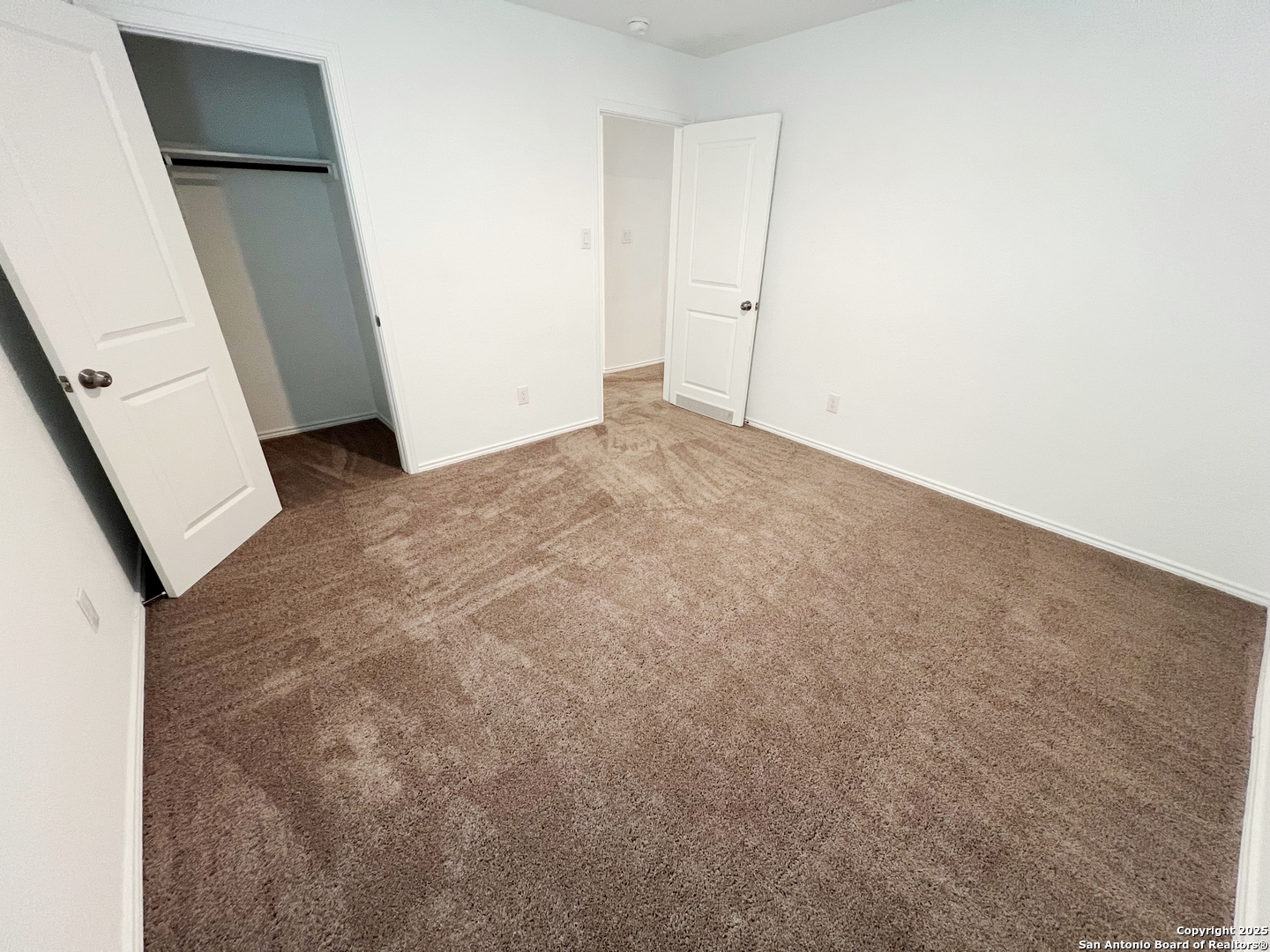 property viewer photo 24
