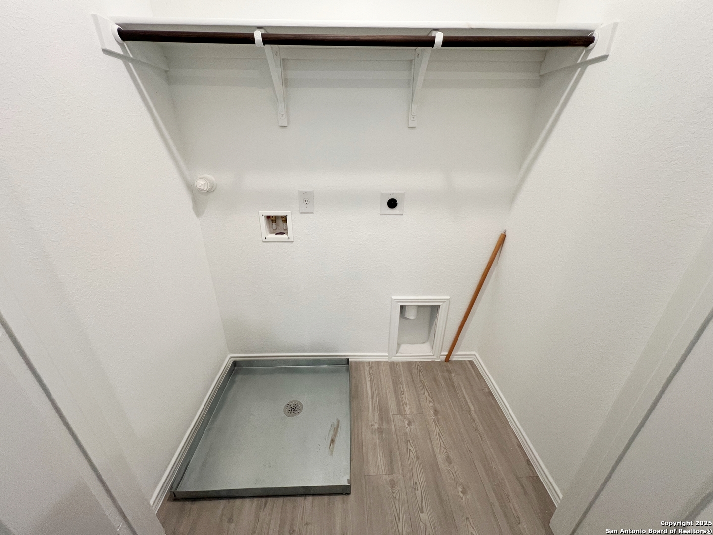 property viewer photo 26