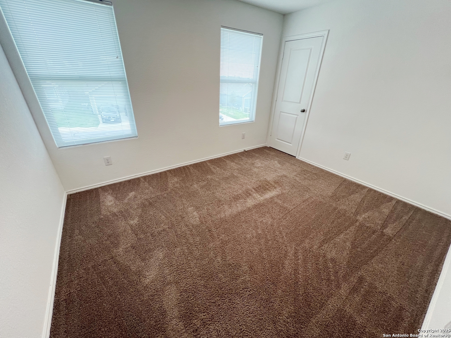 property viewer photo 33