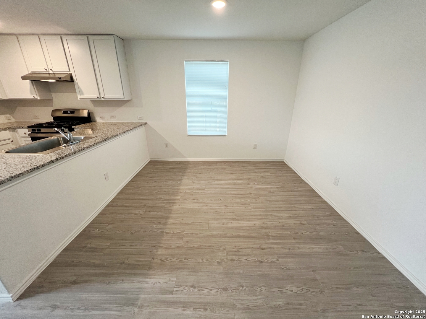 property viewer photo 7