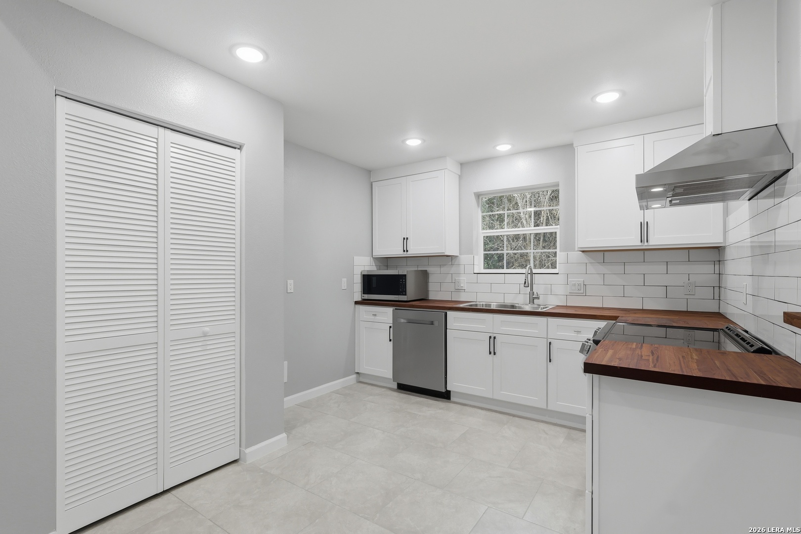 property viewer photo 7