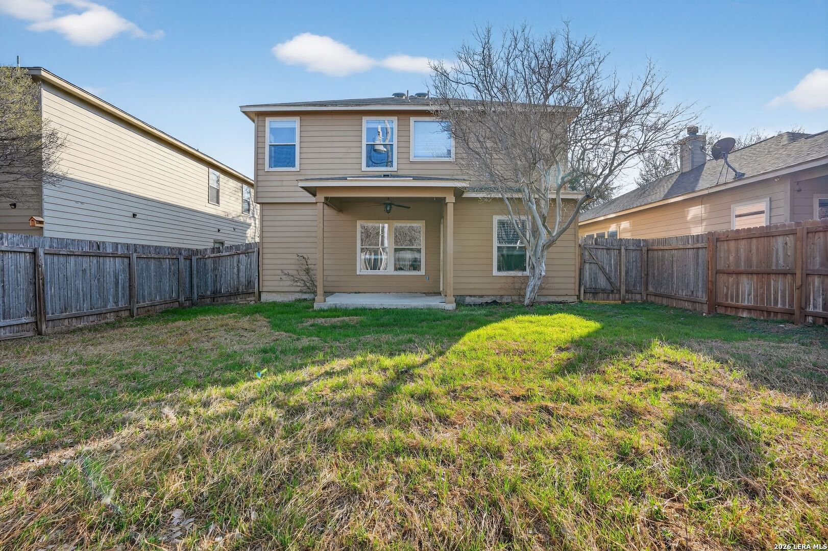 main property photo 28