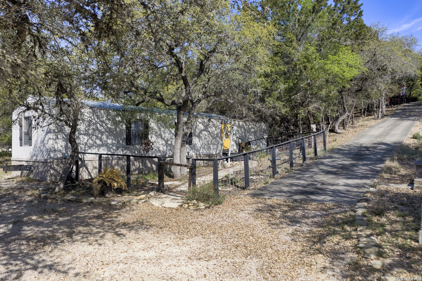 main property photo 25