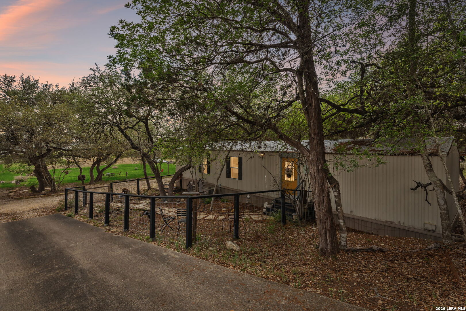 main property photo 4