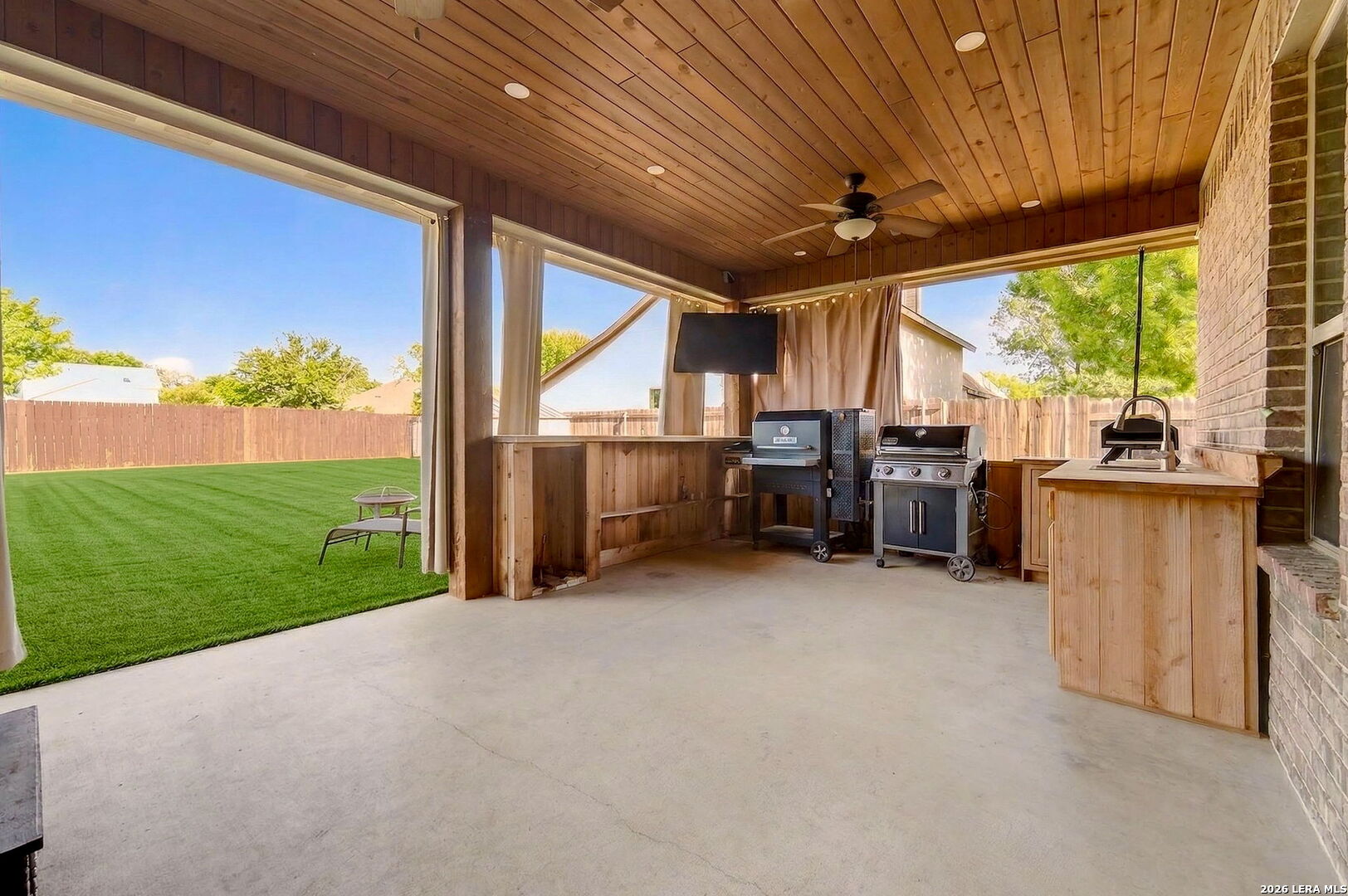 main property photo 25