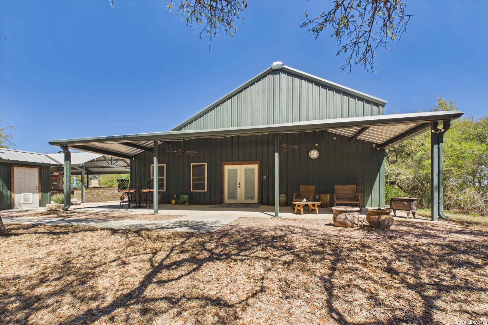 main property photo 30