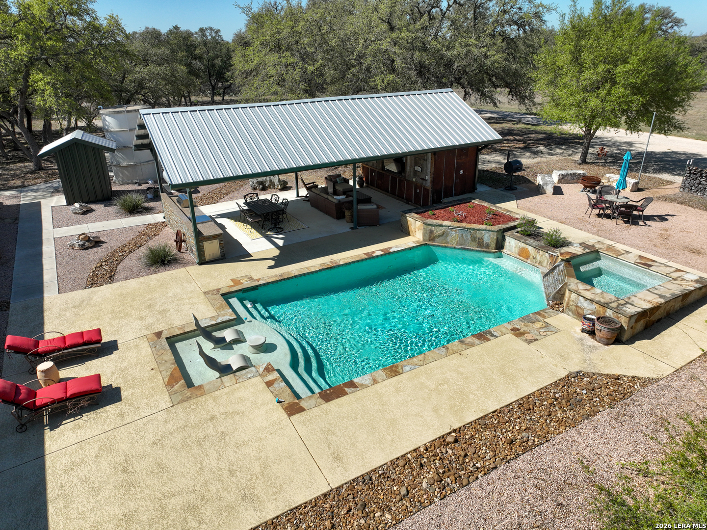 main property photo 50