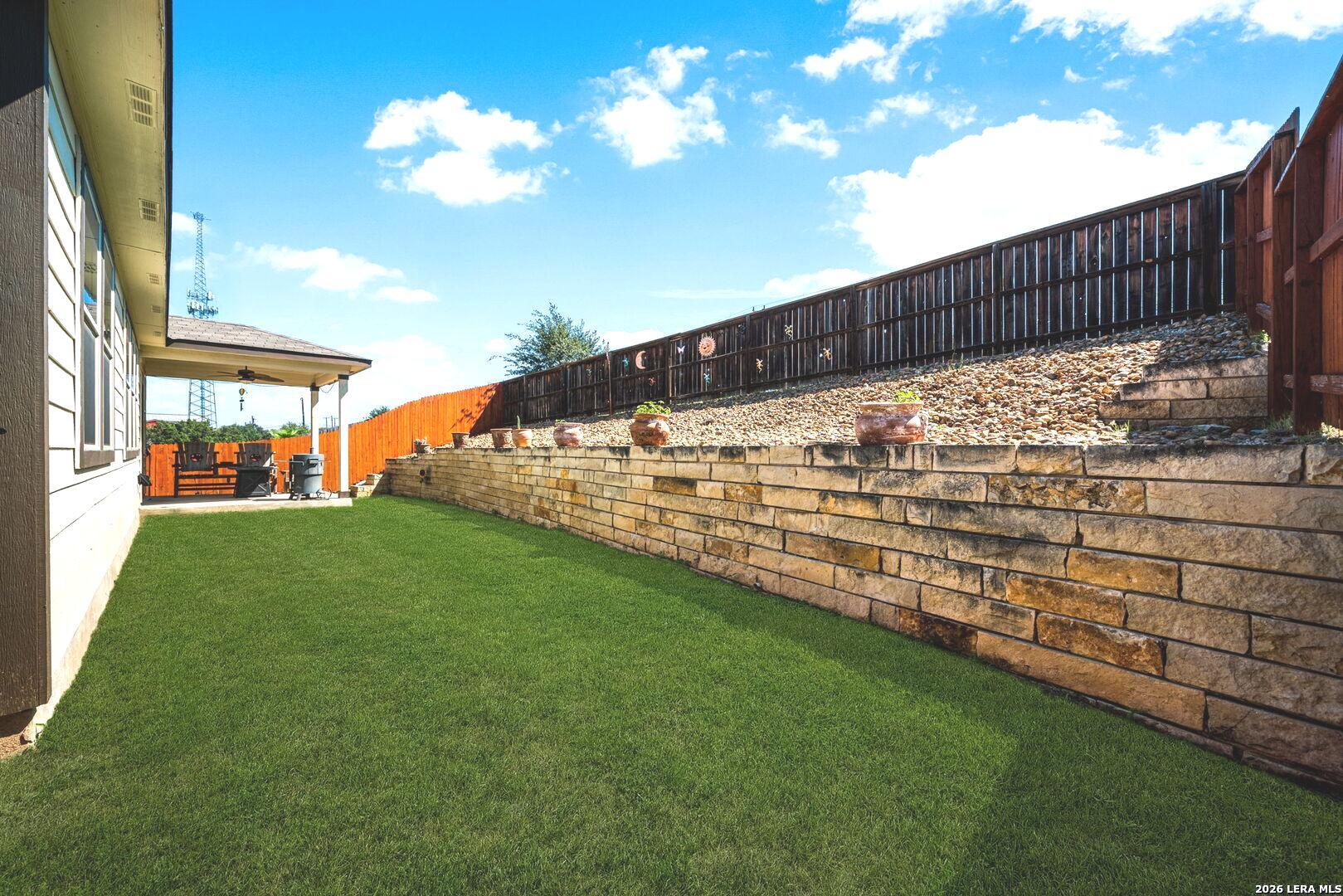 main property photo 28