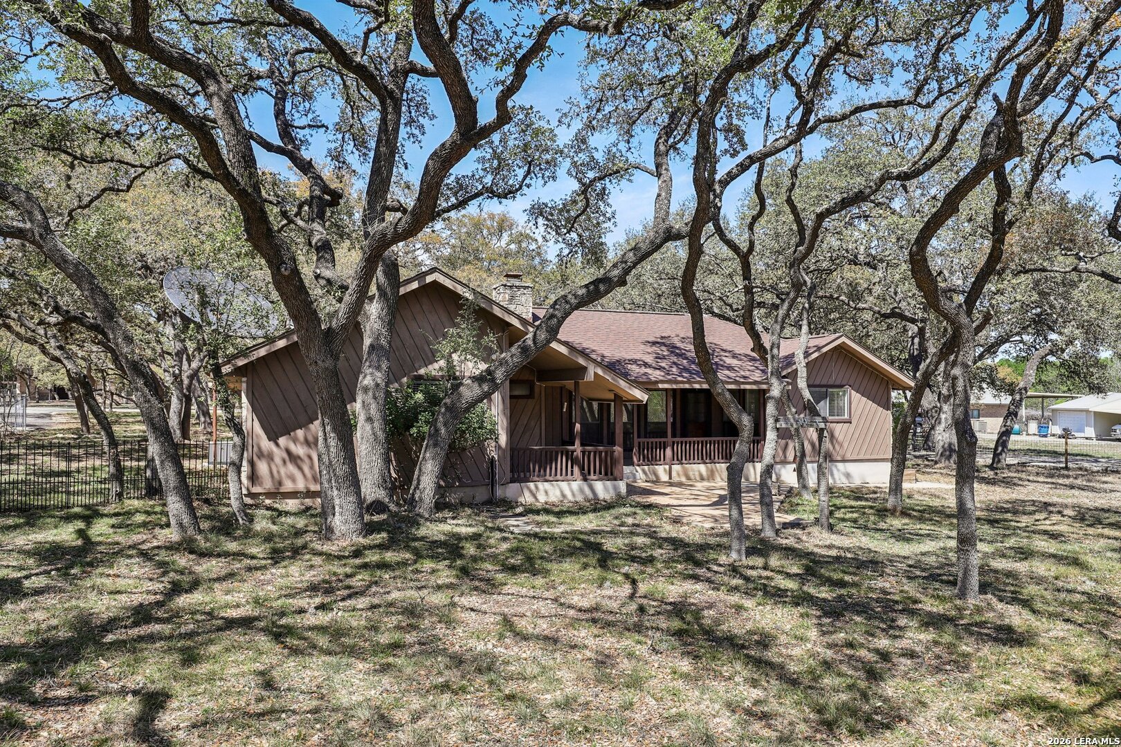 main property photo 9