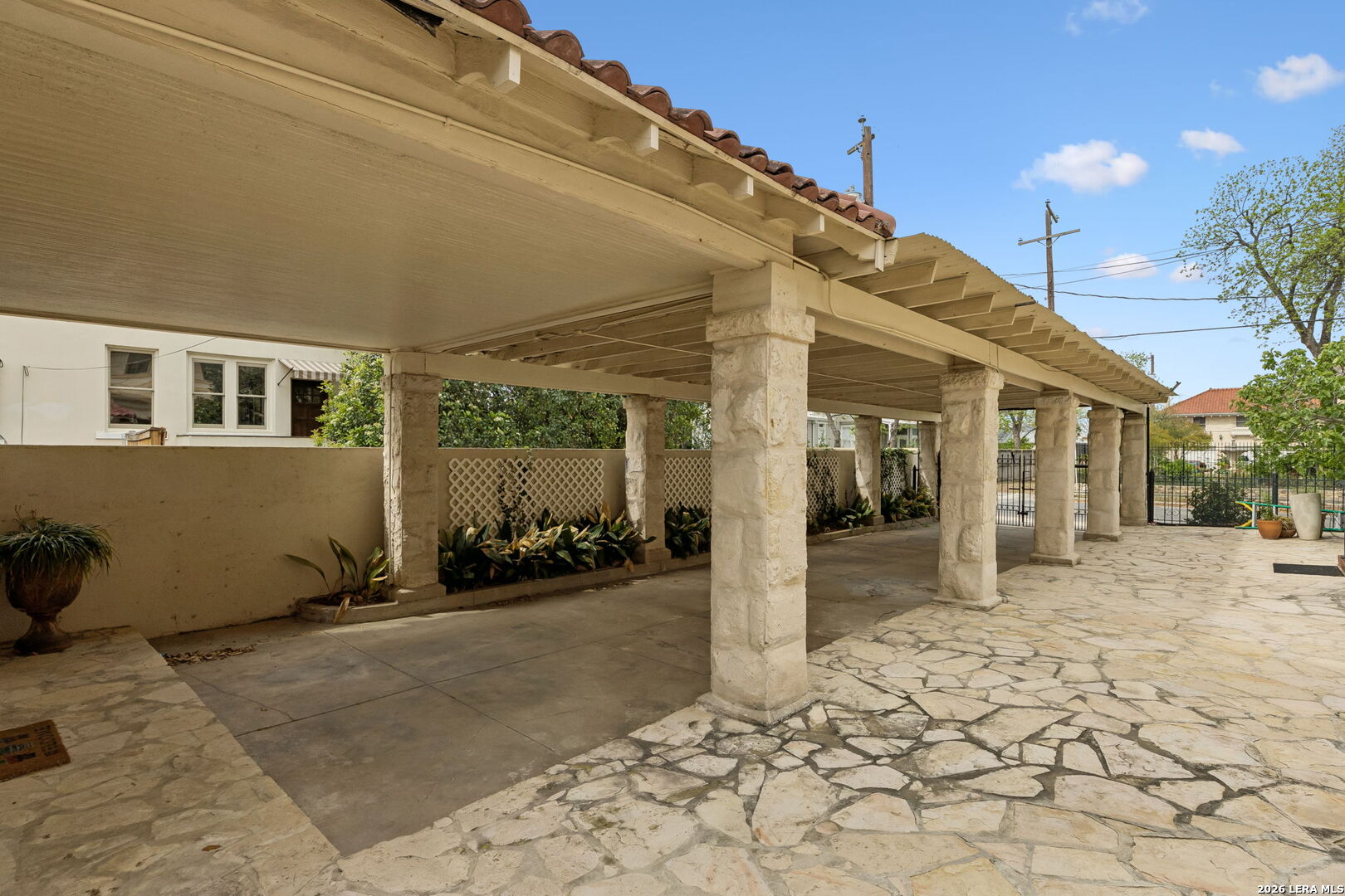 main property photo 45