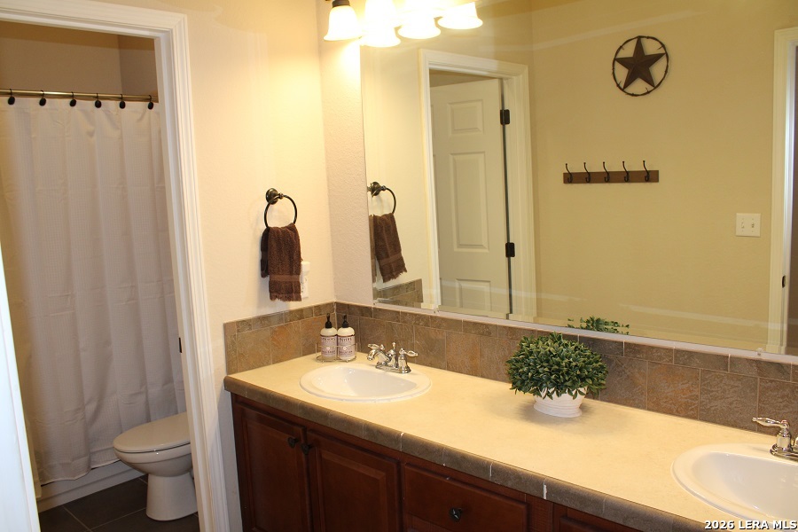 main property photo 6