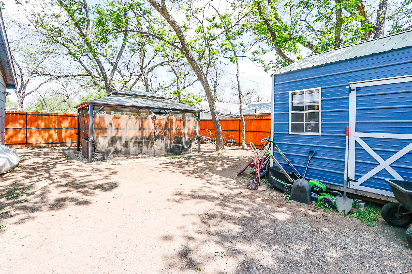 main property photo 14