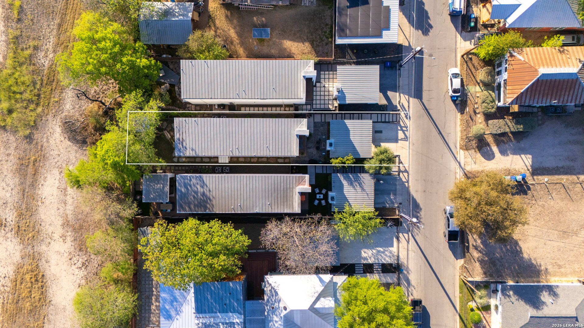 main property photo 37
