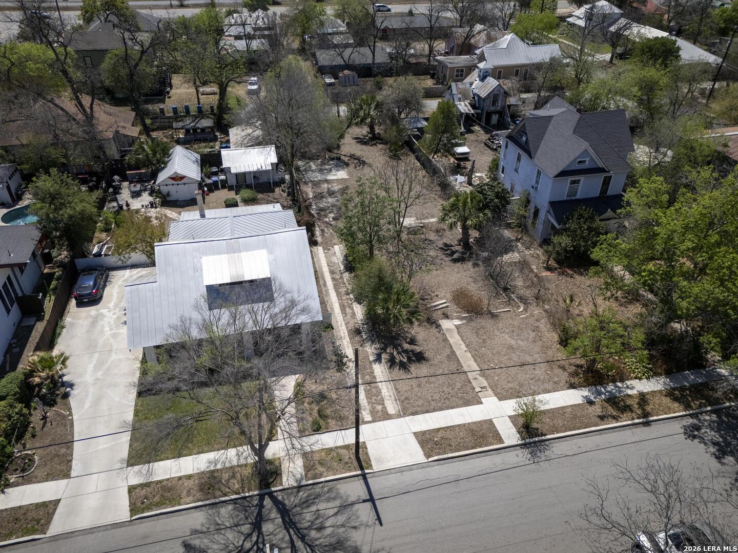 main property photo 32