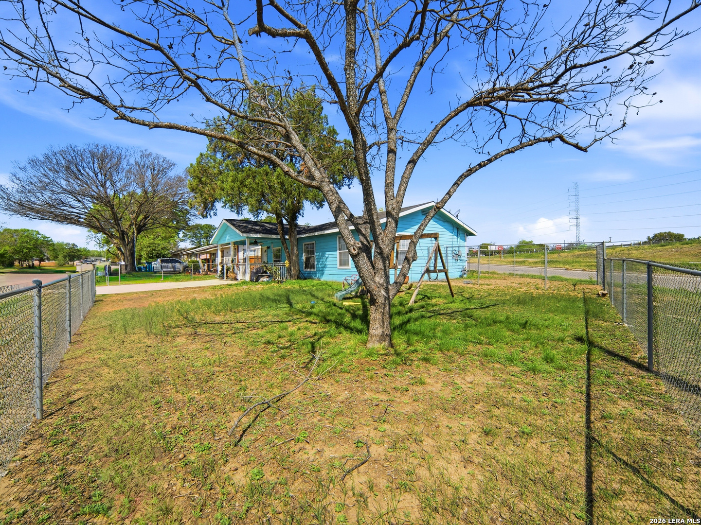 main property photo 17