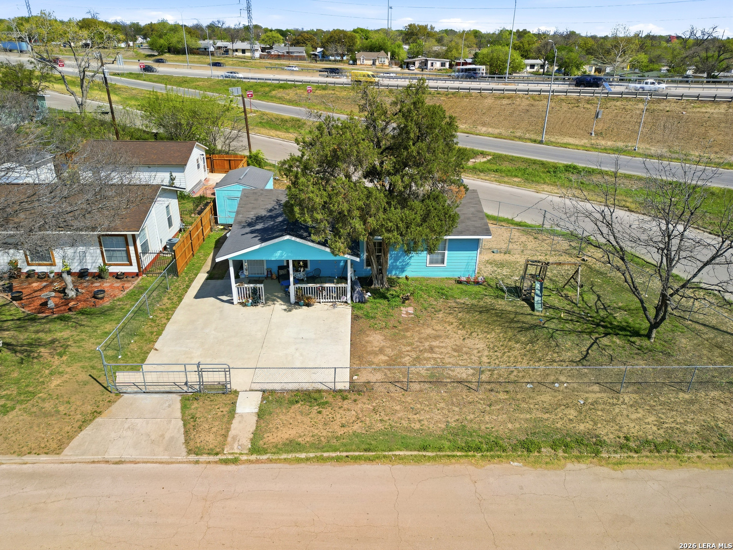main property photo 23