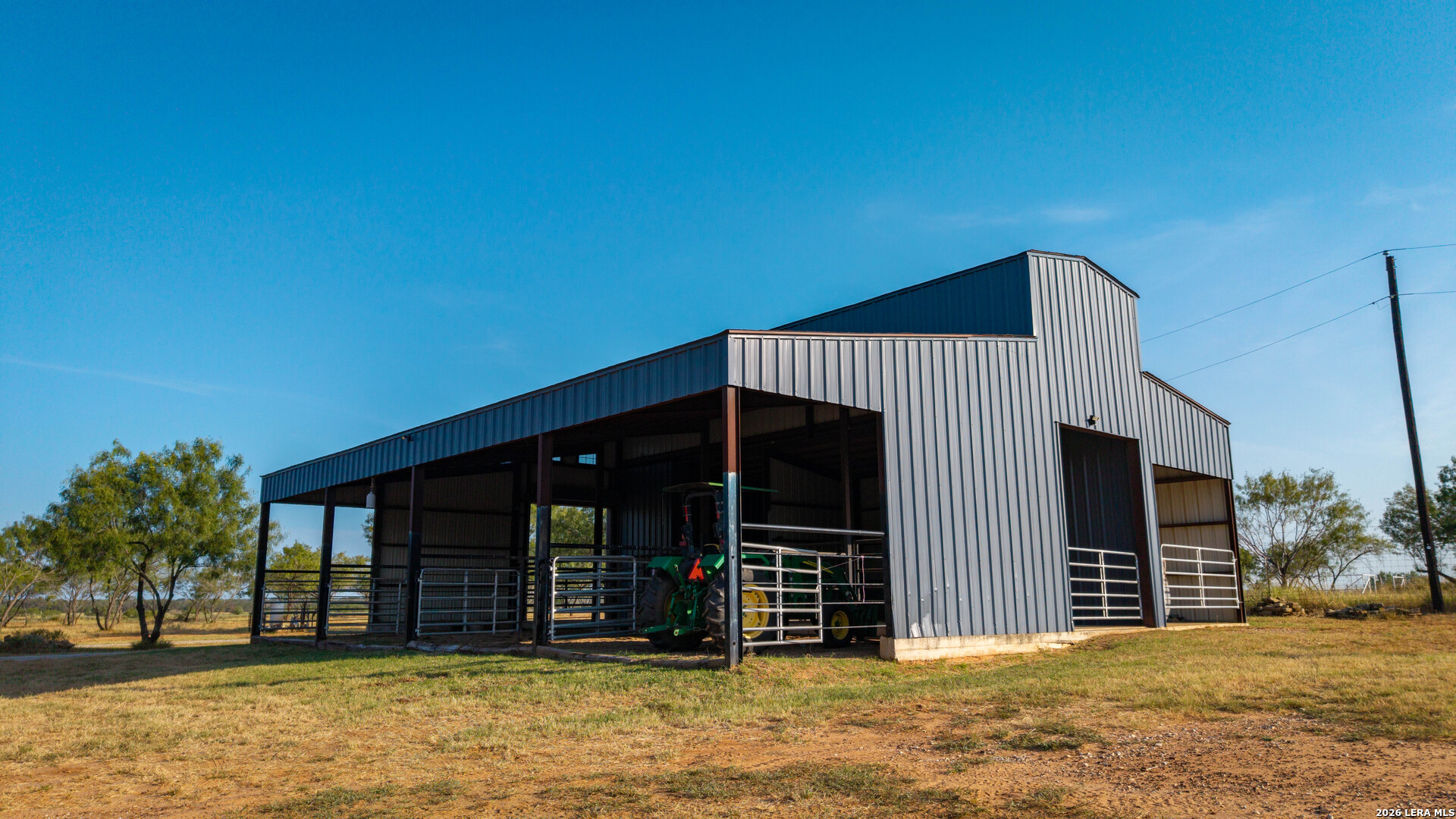 main property photo 25