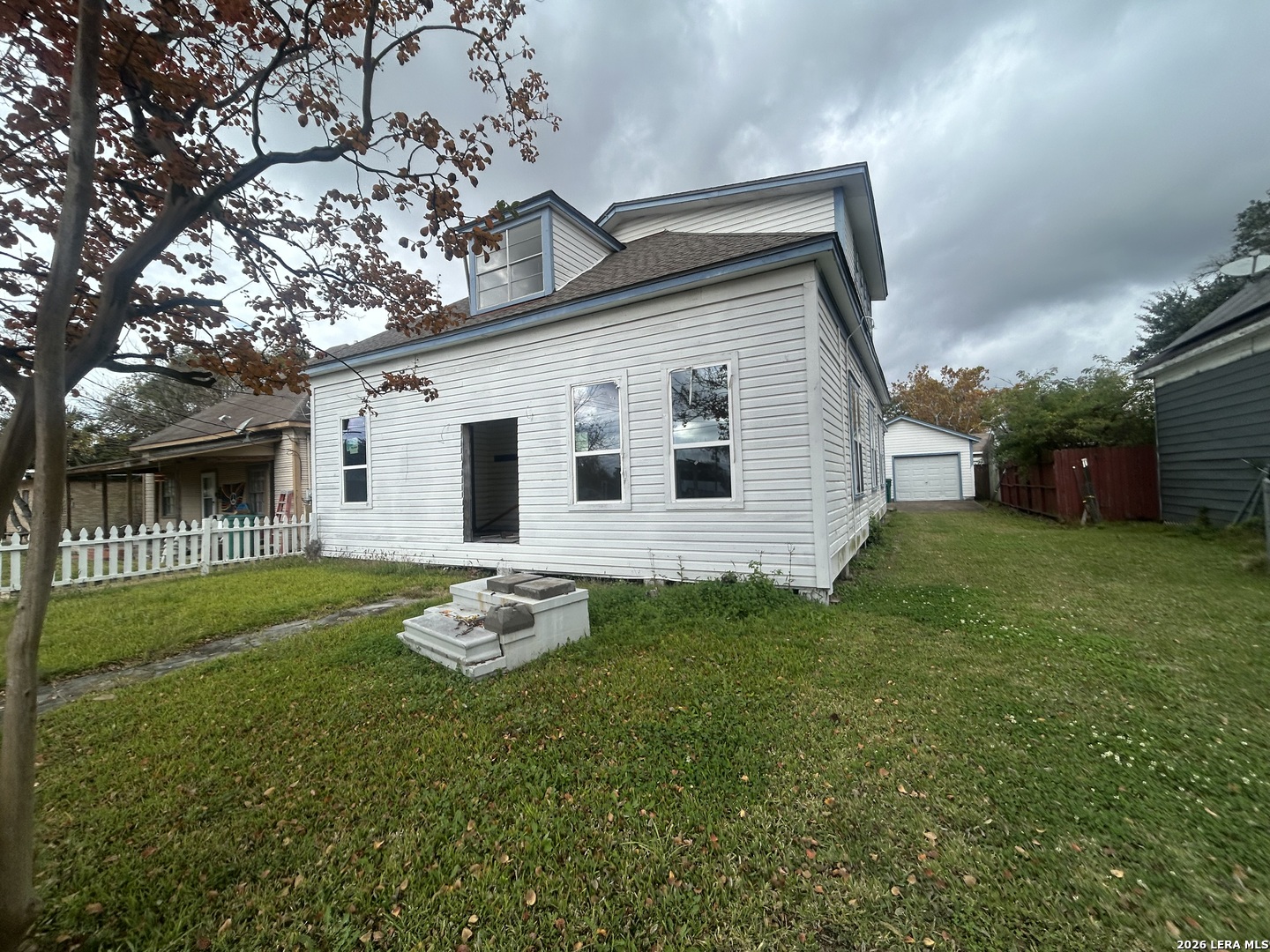 main property photo 3