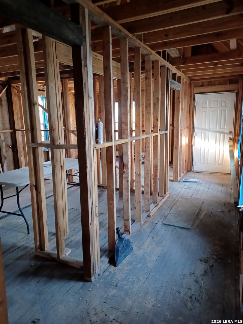 main property photo 9