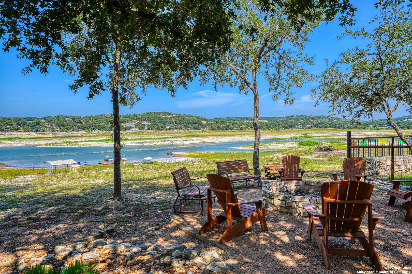 main property photo 31