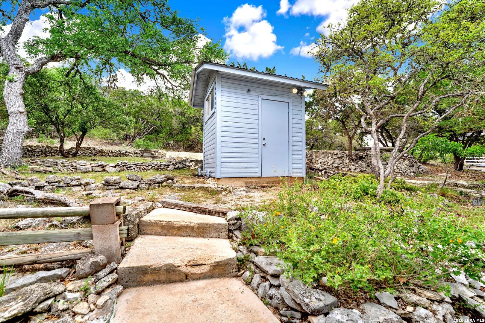 main property photo 35