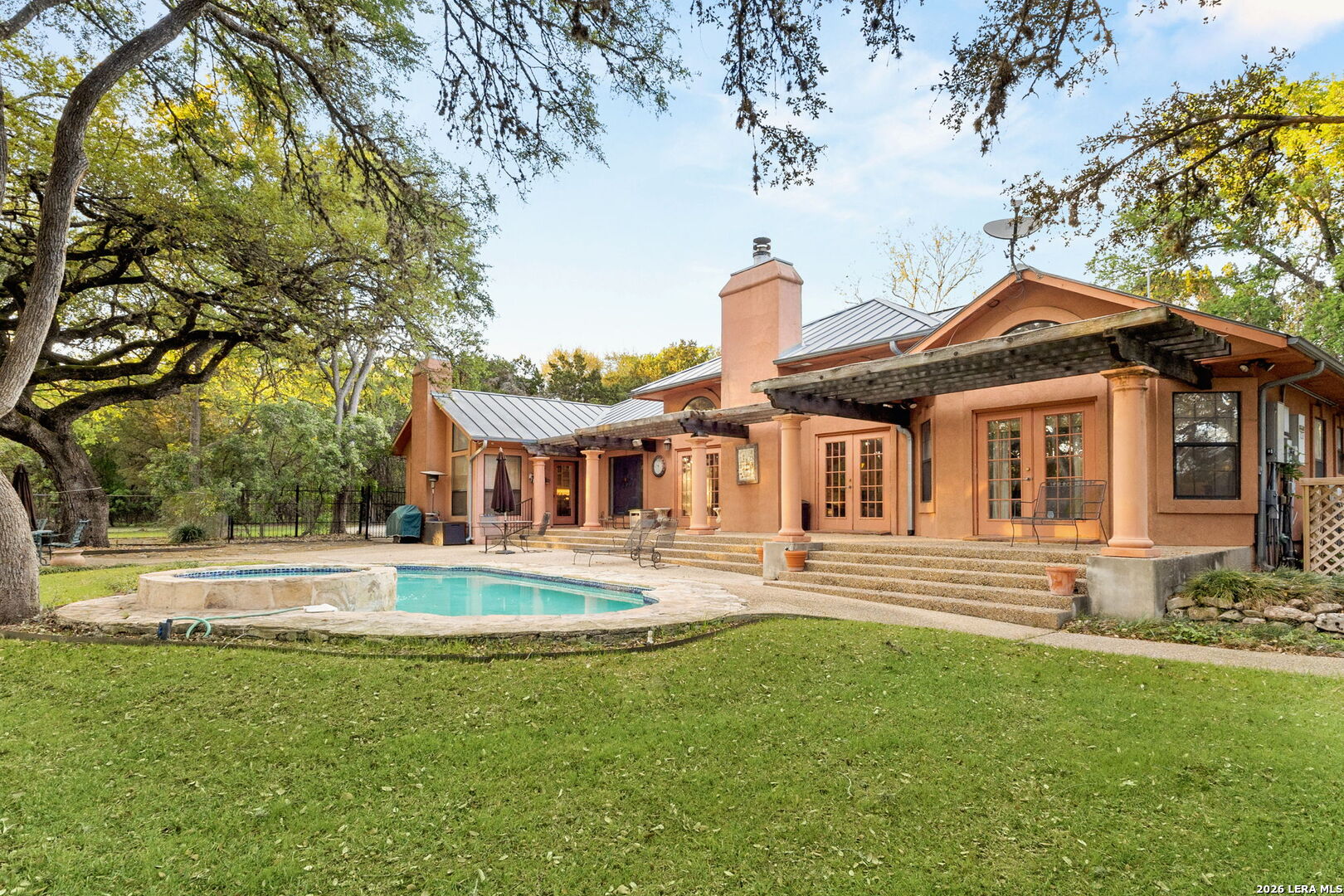 main property photo 25