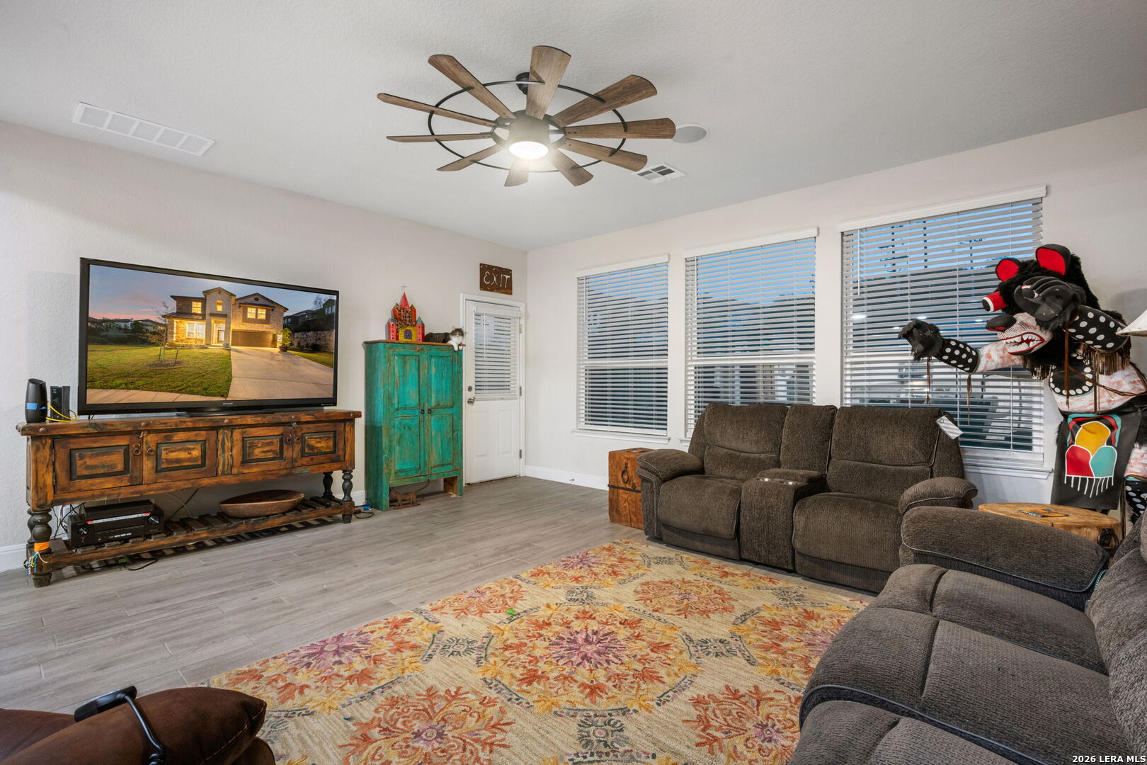 main property photo 13
