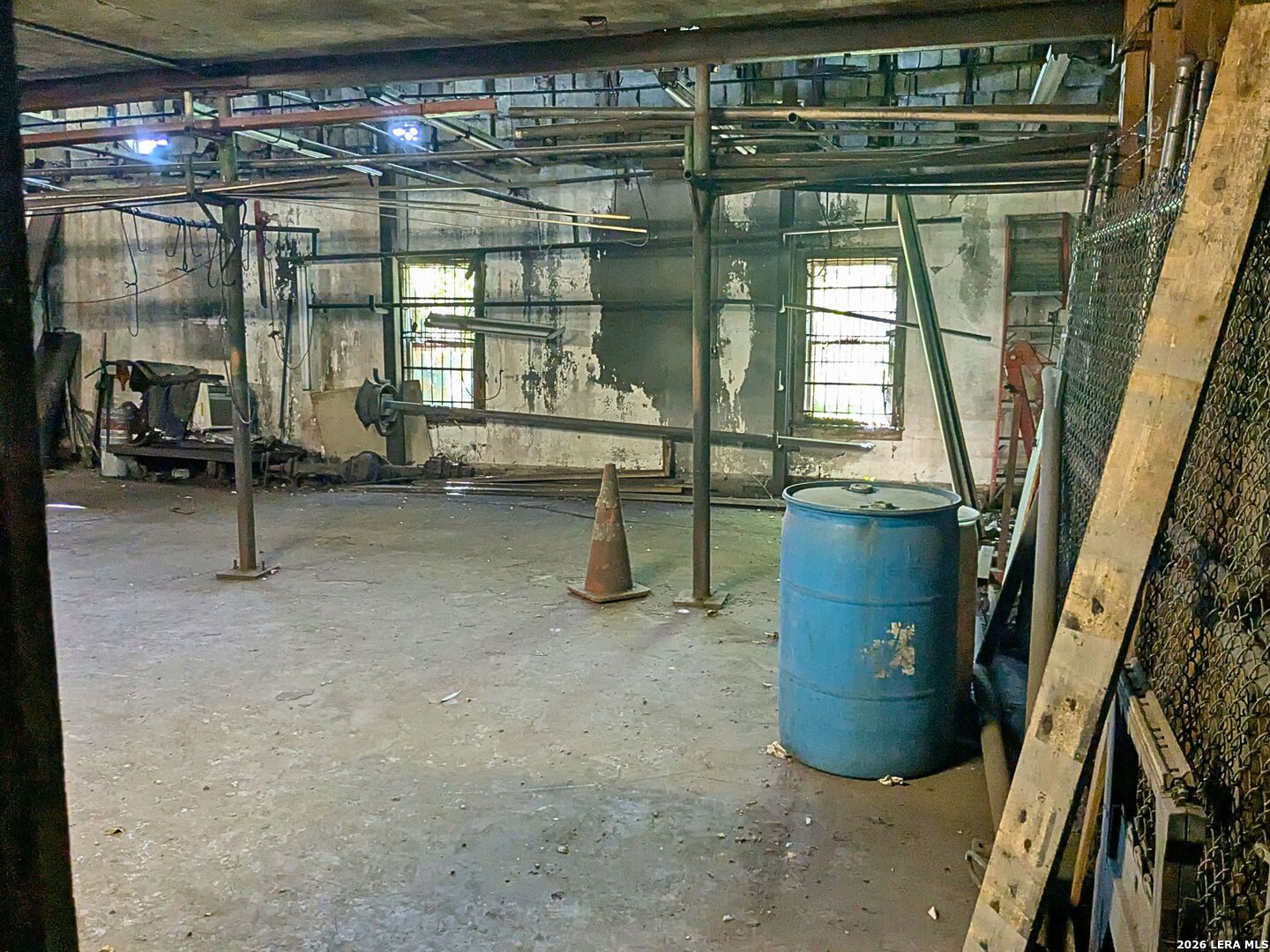 main property photo 13