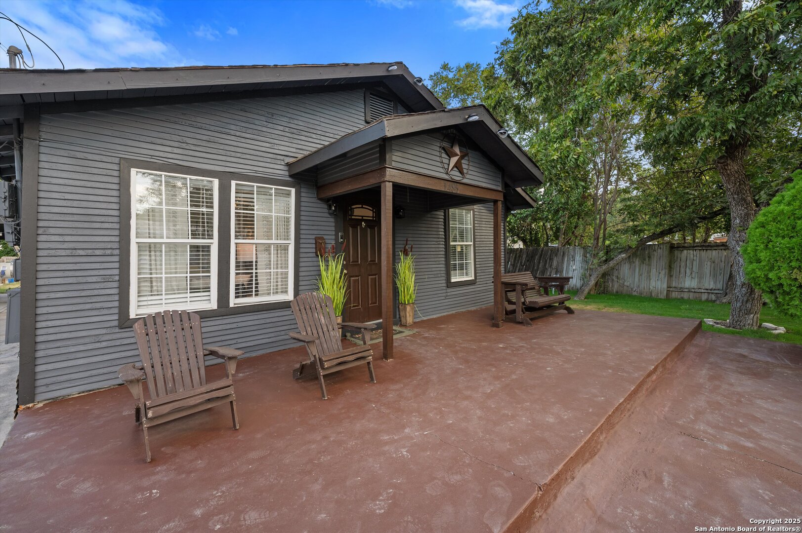 main property photo 3
