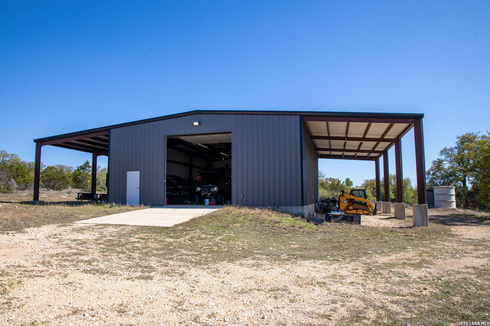 main property photo 14