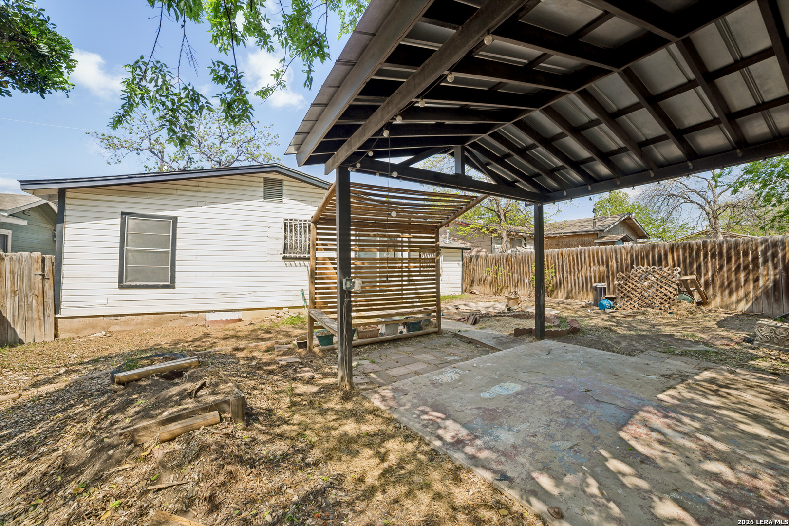 main property photo 10