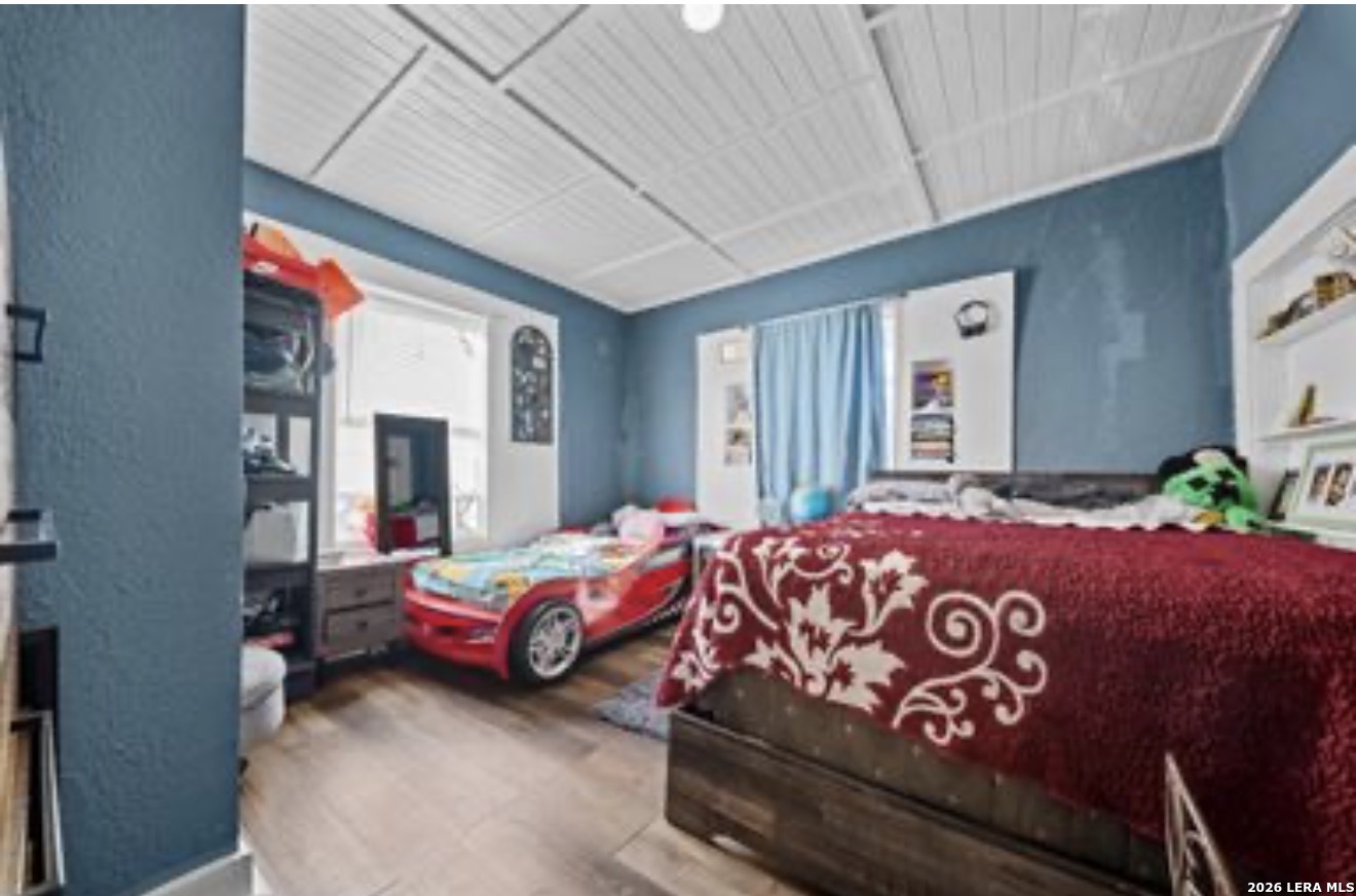 main property photo 19