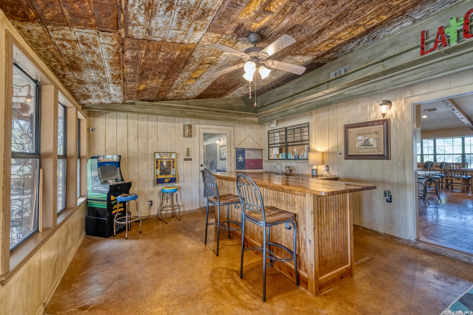 main property photo 9