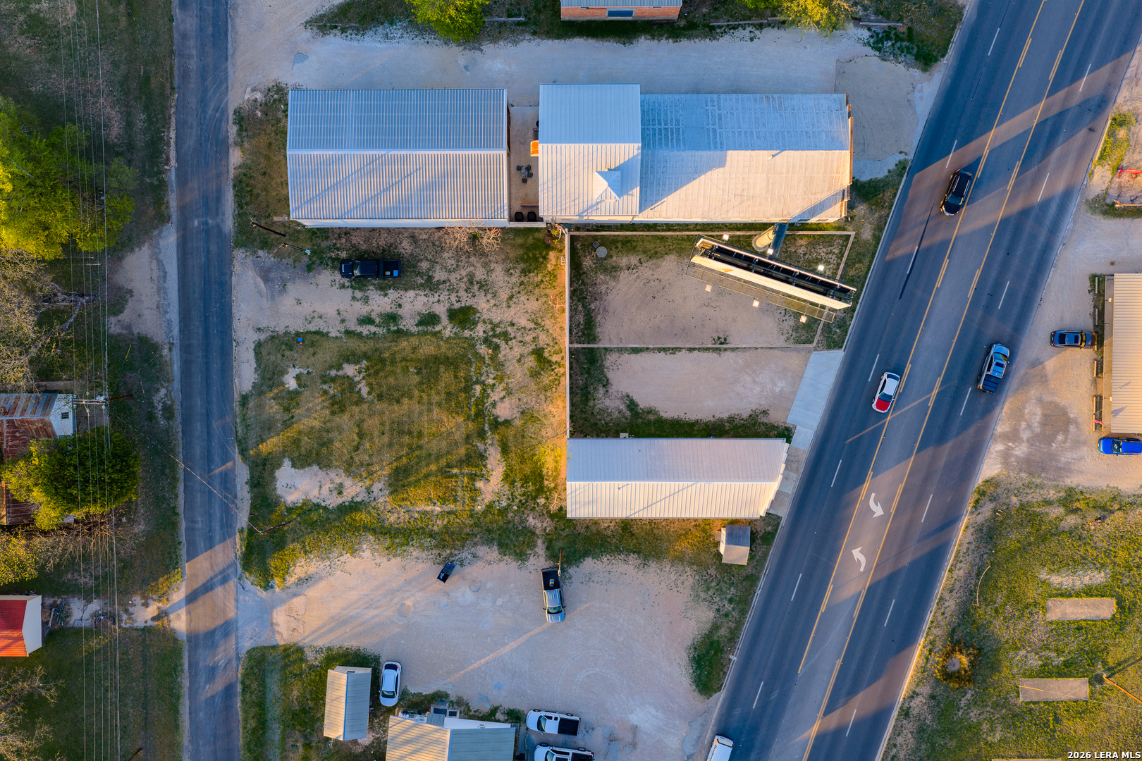 main property photo 40