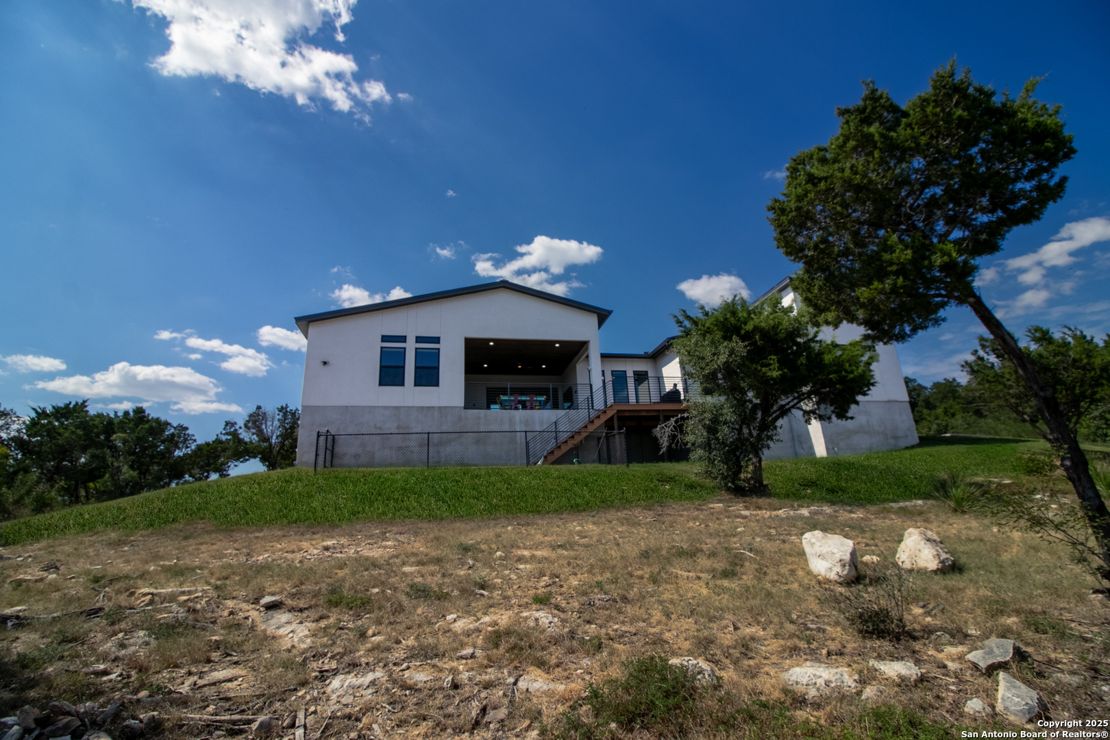 main property photo 34