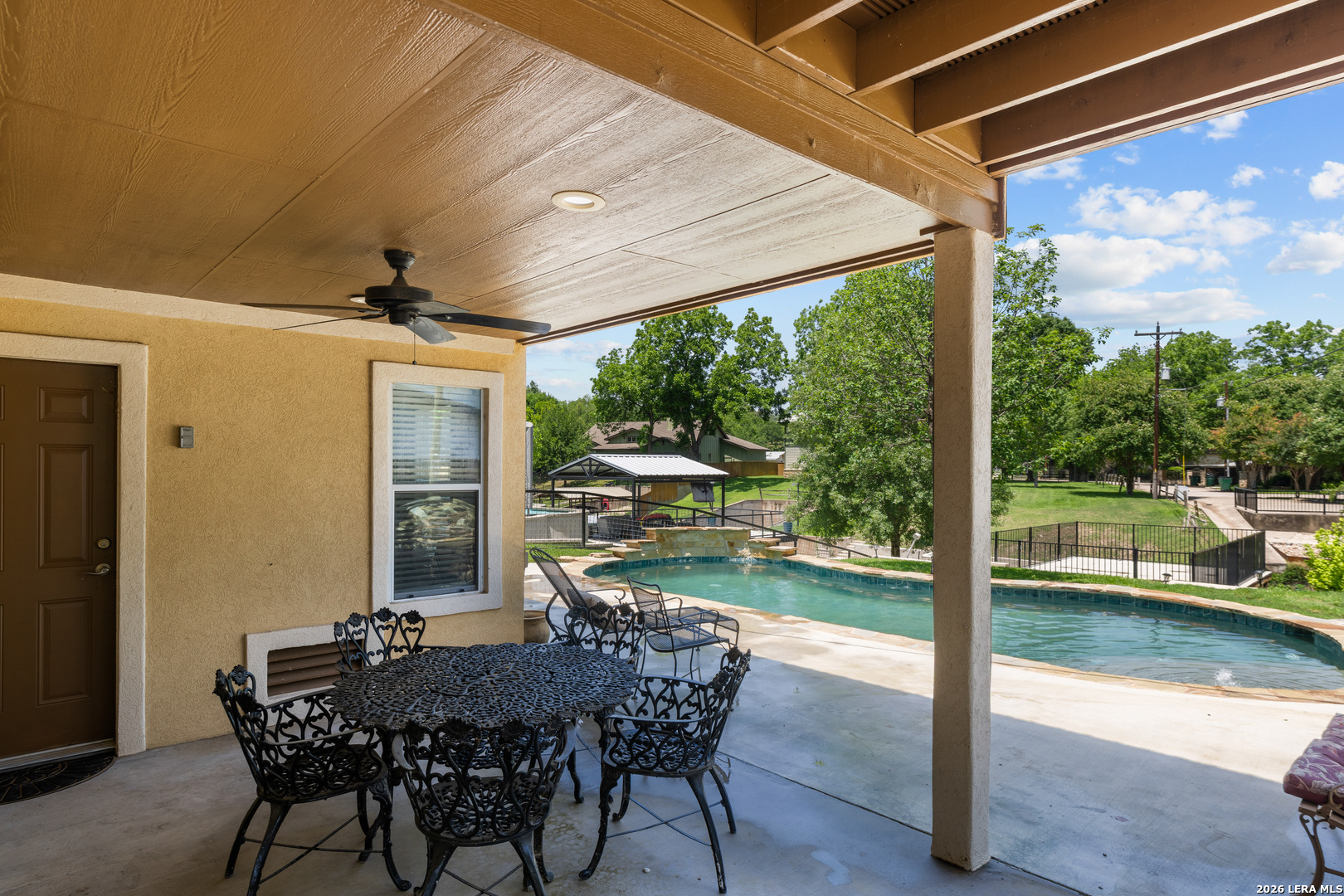 main property photo 11